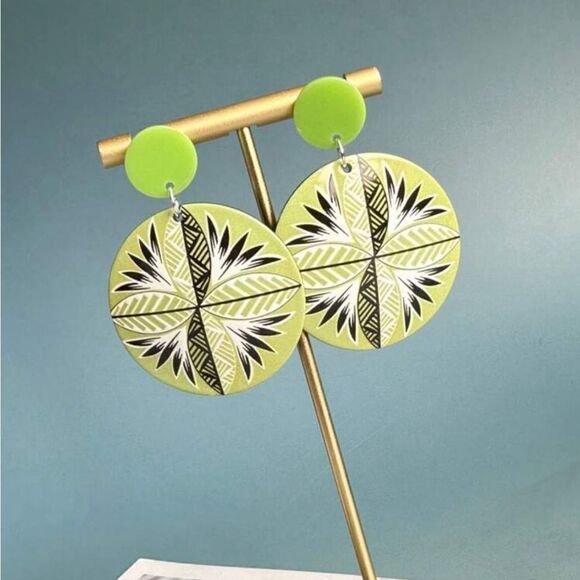 Bohemian Style Handmade Acrylic Tropical Flower Round Earrings - Picture 4 of 10